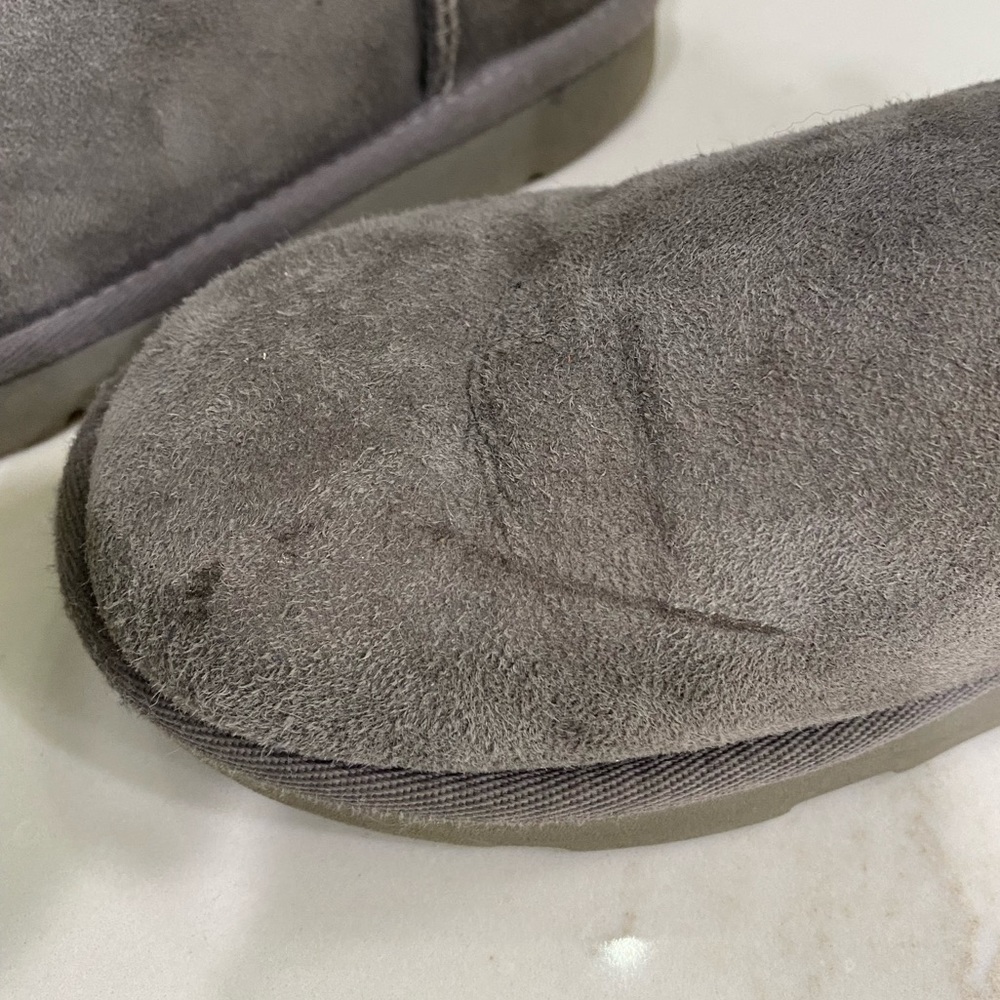 UGG Bailey bow short gray boots Size 3 - Picture 6 of 7